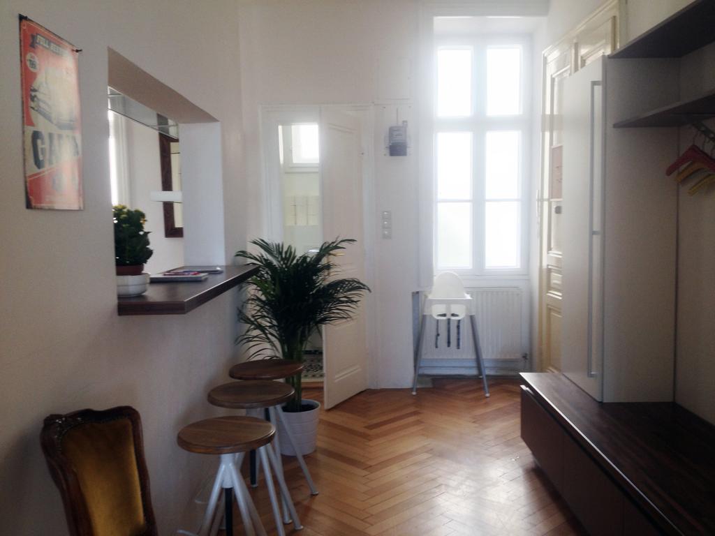 Apartament Big Vintage Style Flat Near Schonbrunn Wiedeń Zewnętrze zdjęcie